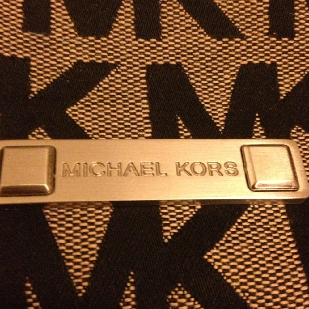 Michael Kors Handbag - Picture 2 of 3